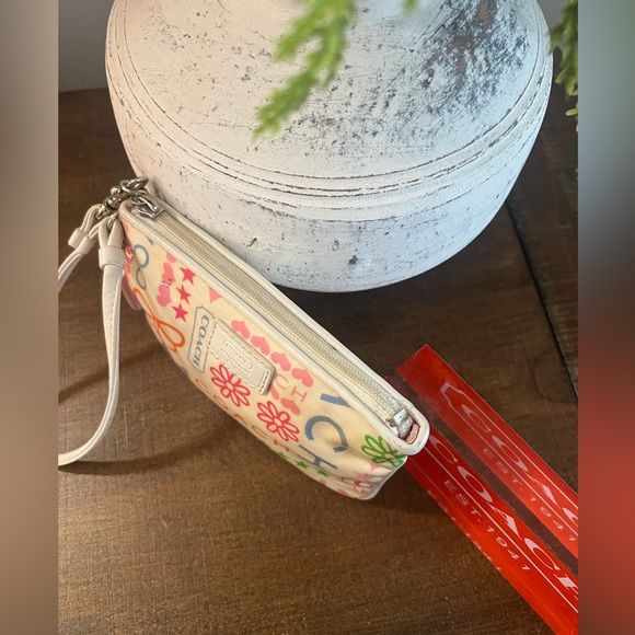 Coach Wristlet - Picture 3 of 13